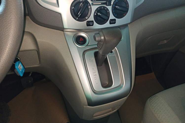 Used Nissan NV200 2016 Revised Version 1.6L CVT Luxury Edition