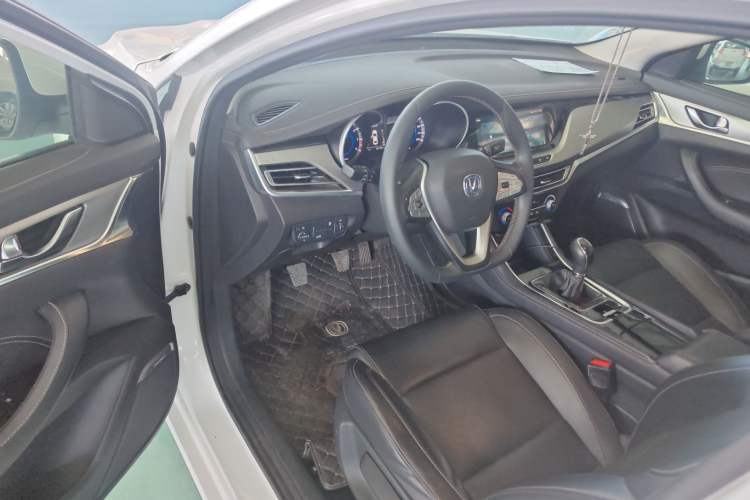 Used Changan Eado 2019 High-Energy Edition 1.6L GDI Manual Pioneer Model China VI Standard