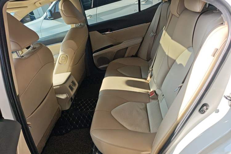 Used Toyota Camry 2019 2.0G Luxury Edition China VI Standard