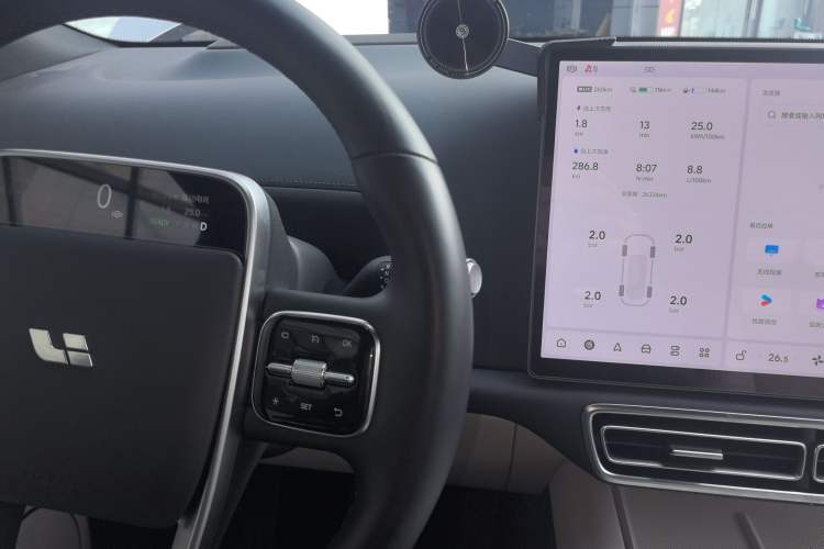 Used Li Auto L8 2023 Pro Model
