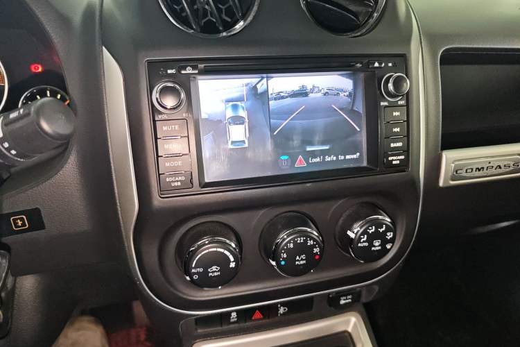 Used  Compass 2014 Revised Version 2.4L Four-Wheel Drive Comfort Edition
