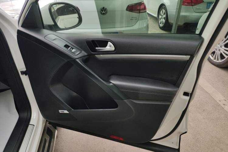 Used Volkswagen Tiguan 2013 2.0 TSI Automatic All-Wheel-Drive Flagship Edition
