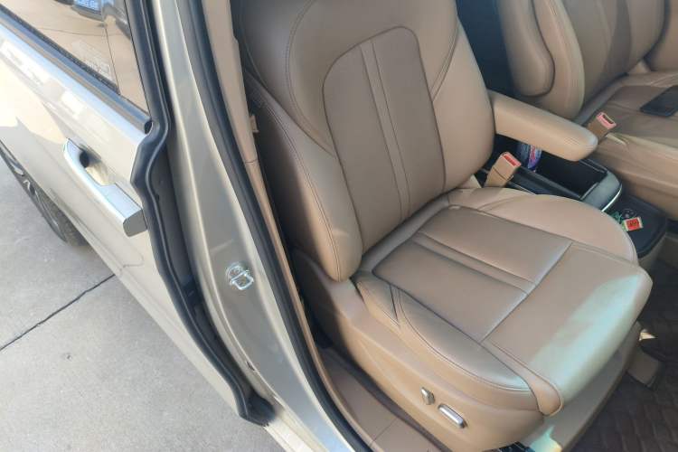 Used Buick GL8 2021 ES Landtrek 653T Luxury Model
