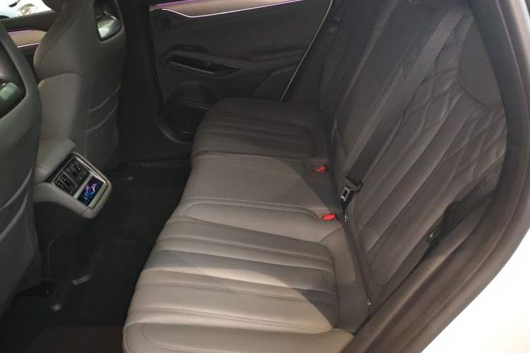 Used BYD Song L EV 2025 Intelligent Driving Version 662 km LiDAR Excellence Edition
