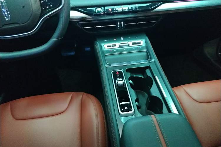 Used Lincoln Z 2025 2.0T Prestige Edition
