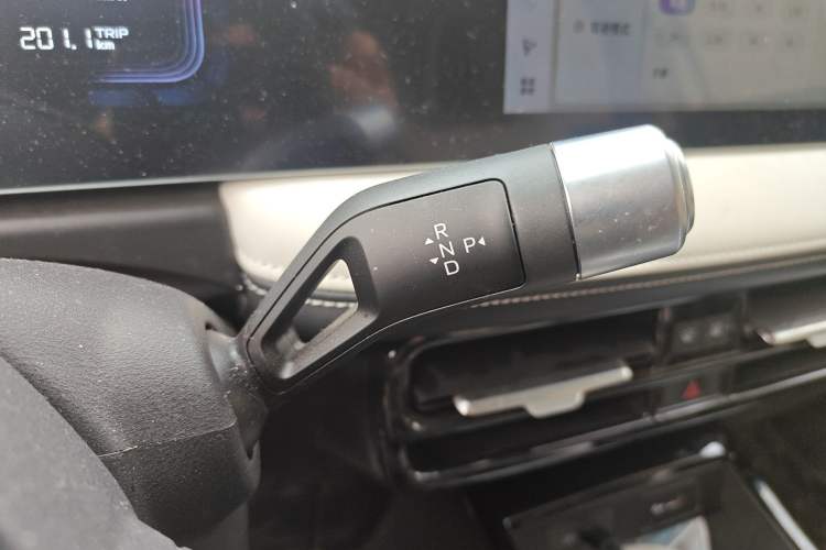 Used Geometry E Firefly 2024 401km Starlight
