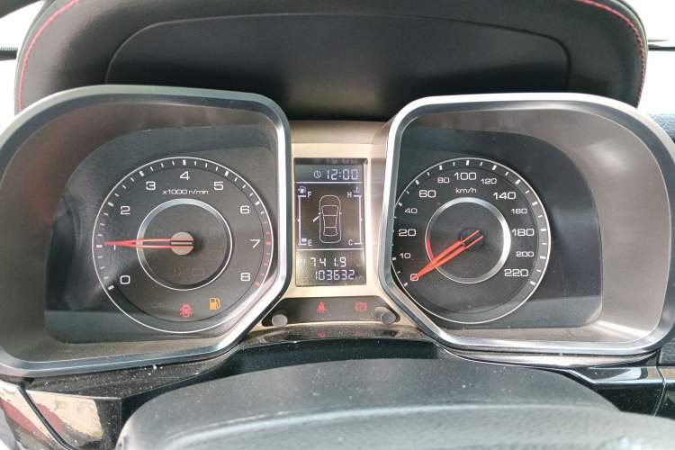 Used Zotye Domy X5 2015 1.5T Manual Luxury Model China V Standard
