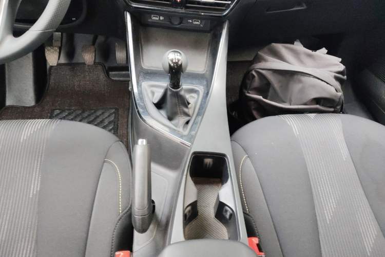 Used Roewe i5 2021 1.5L Manual Platinum Edition
