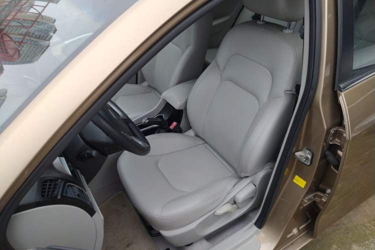 Used Geely Auto Emgrand 2014 Sedan 1.5L Manual Elite Model
