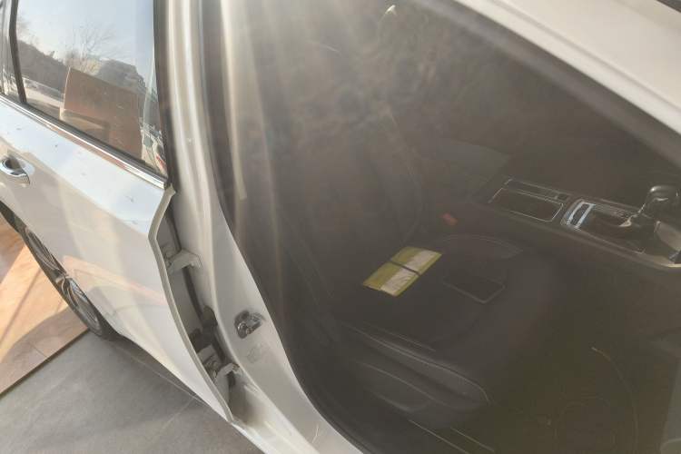 Used Roewe i6 2020 PLUS 1.6L CVT 4G Connected Glory Flagship Edition
