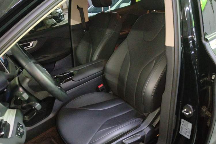 Used Hongqi E-QM5 2024 500km Range Edition
