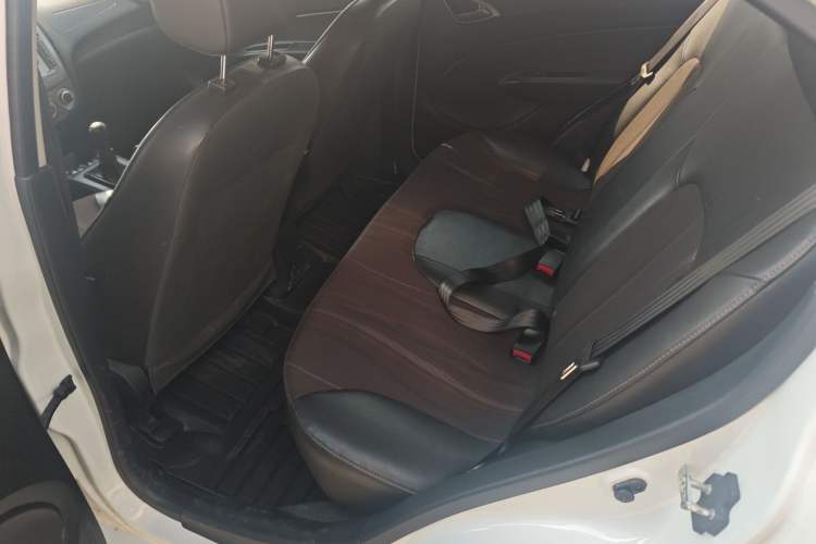 Used Chevrolet Sail 2013 Sedan 1.2L Manual Fashionable Happiness Edition
