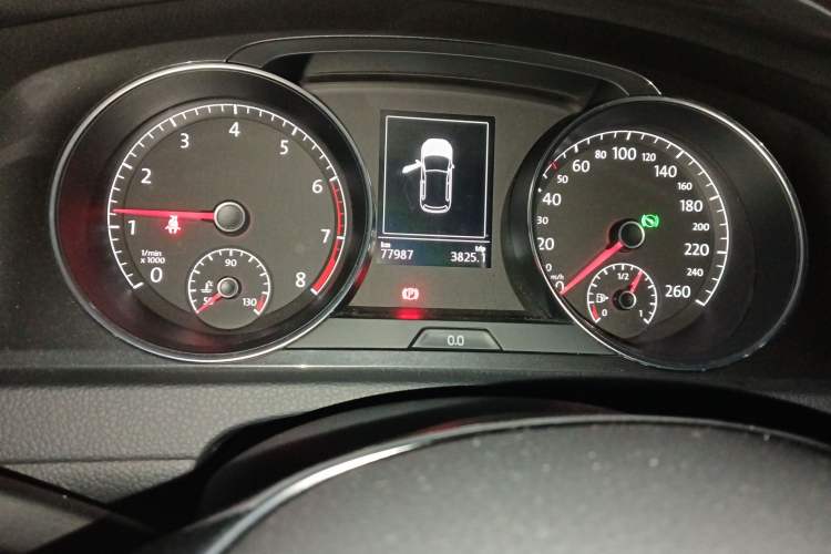 Used Volkswagen Golf 2018 230TSI Automatic Luxury Version
