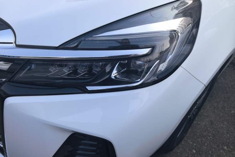 Used Buick GL8 2023 Land Executive Class Comfort Model