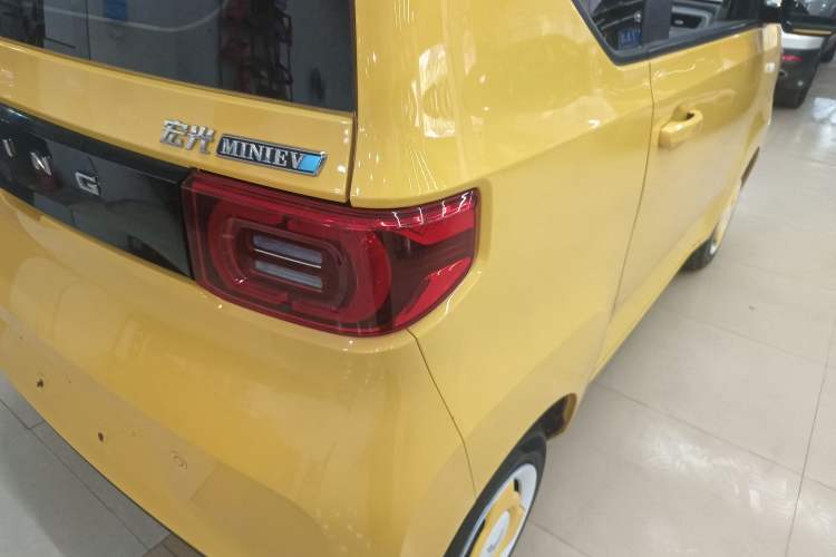 Used Wuling Hongguang MINIEV 2022 Macaron Premium Model – Lithium Iron Phosphate
