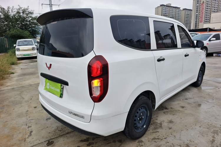 Used Wuling Hongguang New Energy 2024 All-Electric Model 300KM Standard Version
