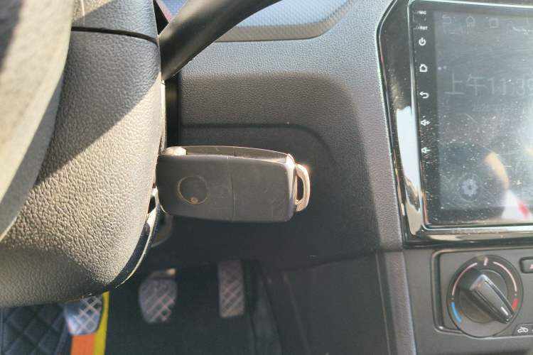 Used Volkswagen Jetta 2015 1.6L Manual Fashion Edition