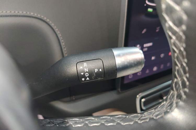 Used Li Auto L8 2023 Pro Model
