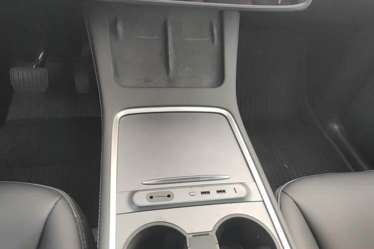 Used Tesla Model Y 2023 Rear-Wheel-Drive Version