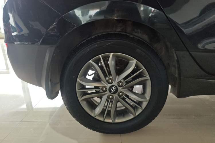 Used Hyundai ix35 2013 2.0L Automatic Two-Wheel Drive Smart GLS China IV Standard