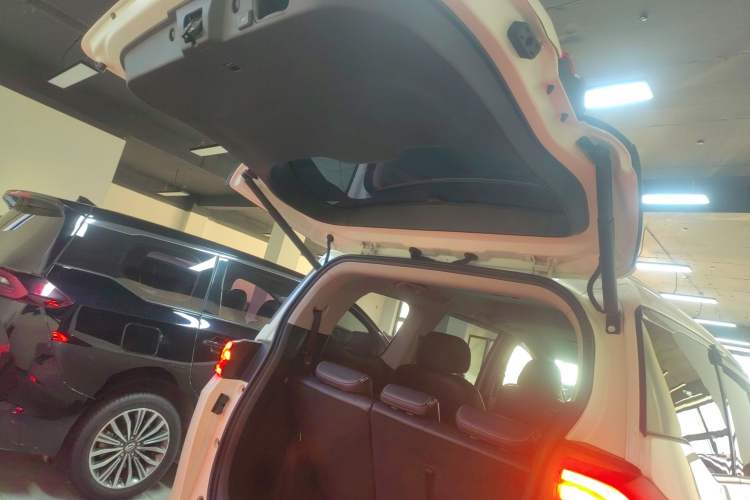 Used GAC Trumpchi M6 2021 PRO 270T DCT Luxury Edition
