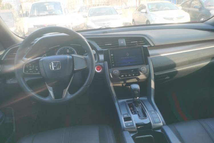 Used Honda Civic 2021 HATCHBACK 220TURBO CVT New Trendsetter
