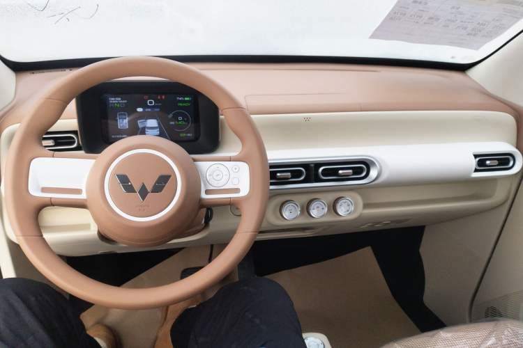 Used Wuling Hongguang MINIEV 2024 3rd Generation 215km Youth Edition
