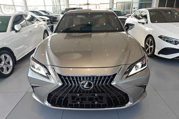 Used Lexus ES 2023 200 Excellence Edition
