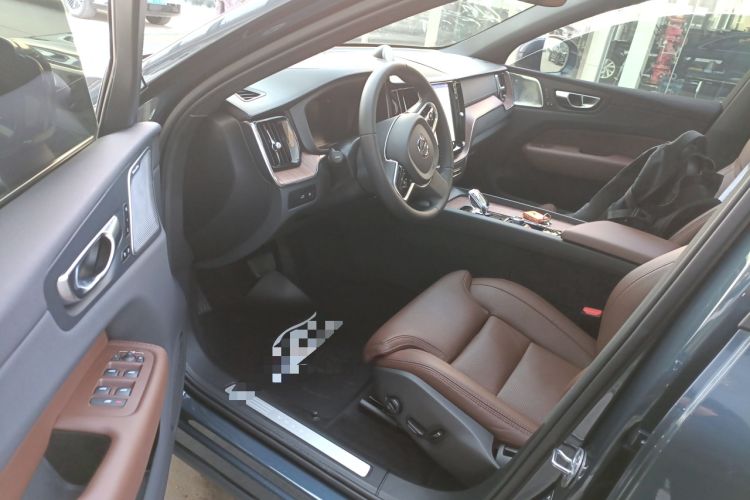 Used Volvo XC60 New Energy 2025 Plug-in Hybrid Long-Range All-Wheel Drive Smart Luxury Edition