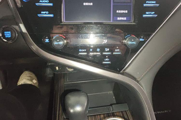 Used Toyota Camry 2018 2.0G Luxury Edition
