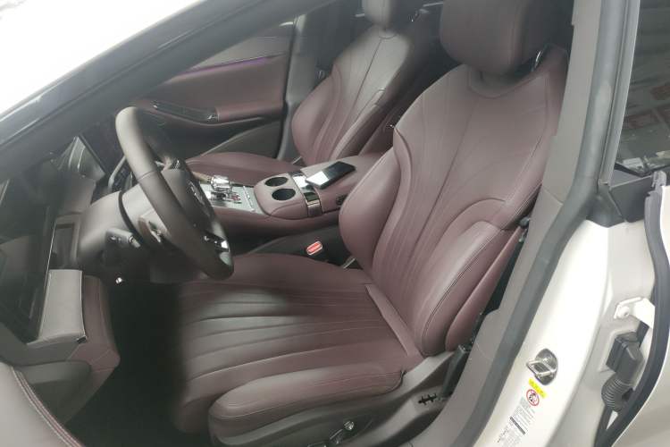 Used Denza Z9GT 2024 1100 Four-Wheel Drive Ultra Version
