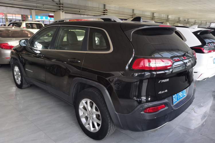 Used  Cherokee 2016 2.4L Professional Smart Version