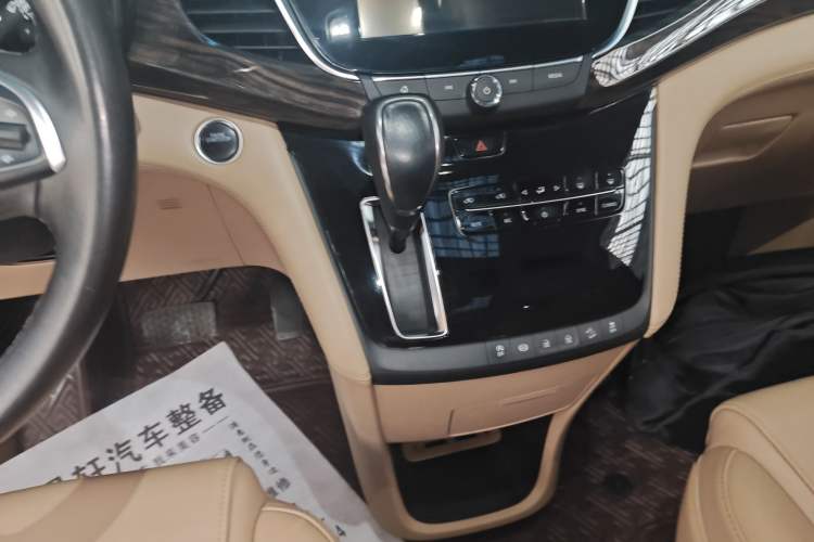 Used Buick GL8 2018 ES 28T Flagship Model China VI Standard