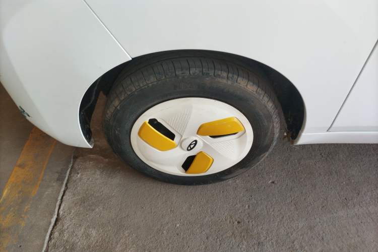 Used Chery QQ Ice Cream 2022 170km Sundae Phosphate Lithium-Ion