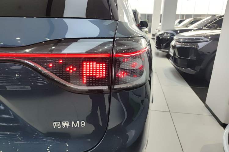 Used Hima AITO M9 2024 Range-Extended Ultra Version 52 kWh 5-Seater Model
