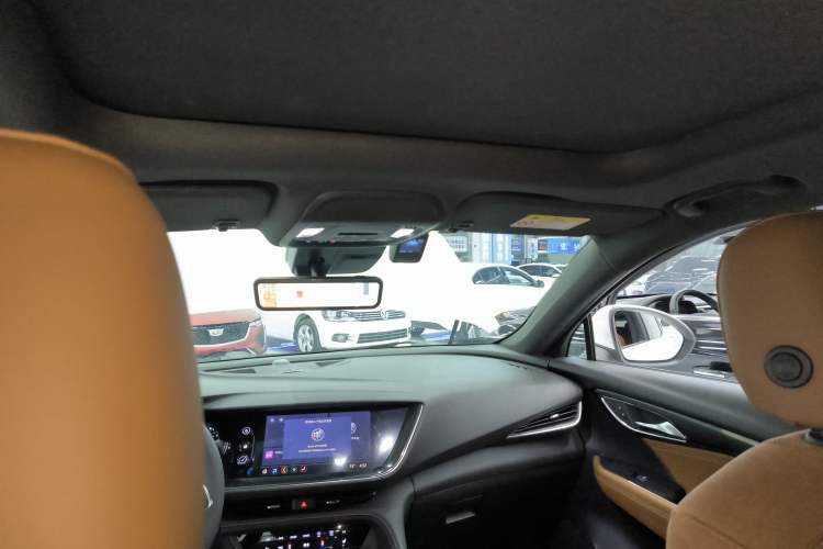 Used Buick Envision 2020 Encore S 652T Two-Wheel Drive Luxury Model
