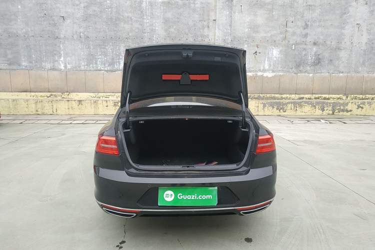 Used Volkswagen Magotan 2019 330TSI DSG Leading Model China VI Standard
