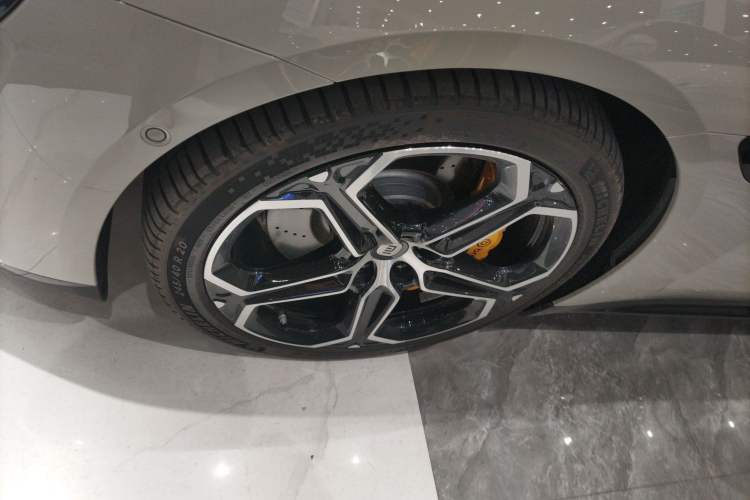 Used  SU7 2024 Four-Wheel Drive Ultra-Long Range Advanced Intelligent Driving Max Edition