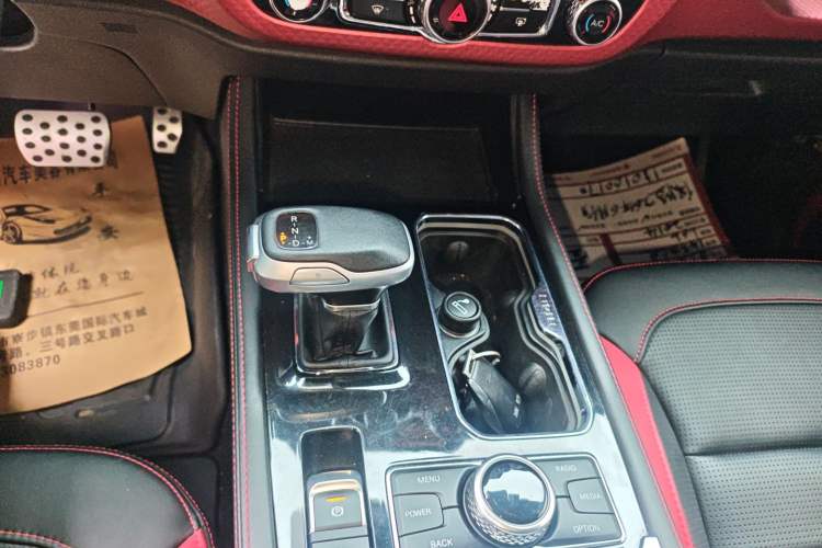 Used  BJ40 2020 2.0T Automatic Four-Wheel Drive Urban Hunter Edition Prestige Version
