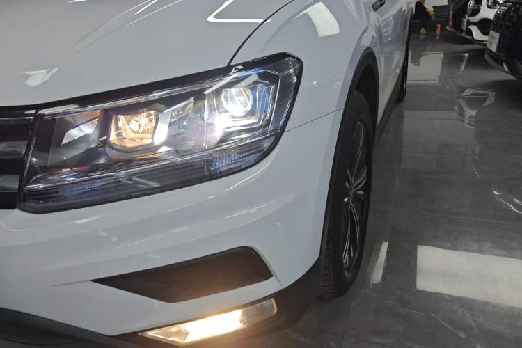 Used Volkswagen Tiguan L 2021 280TSI Automatic Two-Wheel Drive Comfort Edition – Low-Trim Version
