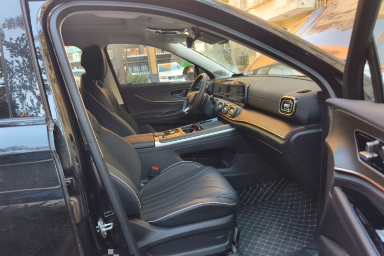 Used Chery Tiggo 9 2023 2.0T Dual-Clutch Two-Wheel Drive Leading Edition 5 Seats
