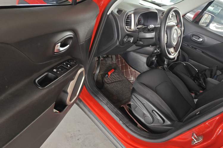 Used  Renegade 2017 180T Automatic High-Energy Version
