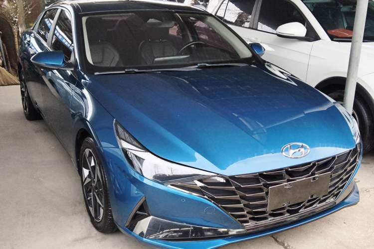 Used Hyundai Elantra 2021 1.5L CVT LUX Prestige Edition
