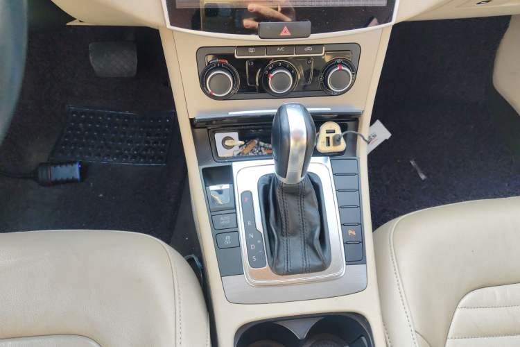 Used Volkswagen Magotan 2013 1.8TSI Premier Model
