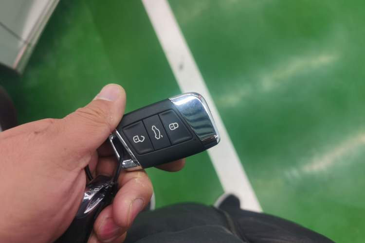 Used Volkswagen Magotan 2017 330TSI DSG Luxury Model
