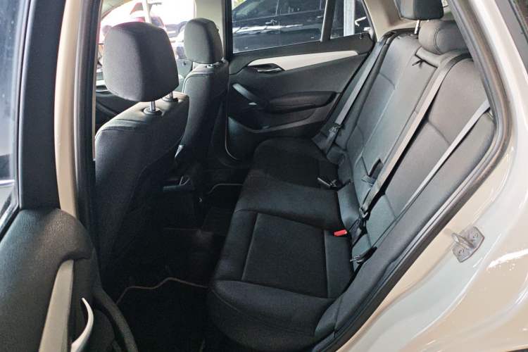 Used BMW X1 2014 sDrive18i Leading Model
