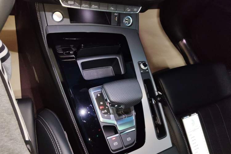 Used Audi Q5L 2025 quattro 45th Anniversary Edition 40 TFSI Sporty and Dynamic Model
