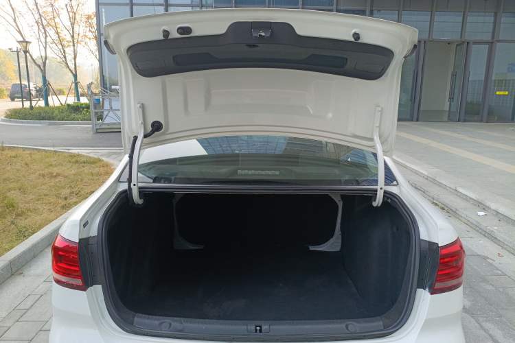 Used Volkswagen Lavida 2019 Lavida Start 1.5L Automatic Trendy Version China VI Standard
