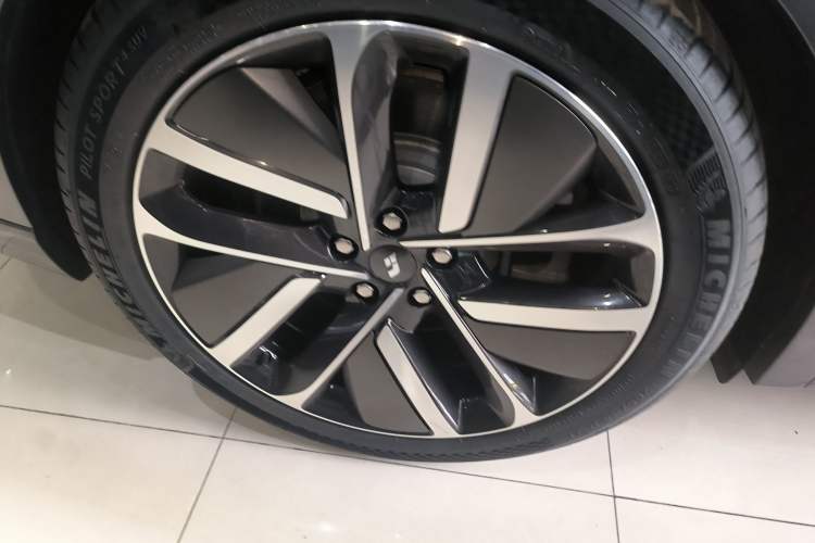 Used Li Auto L9 2022 Max model
