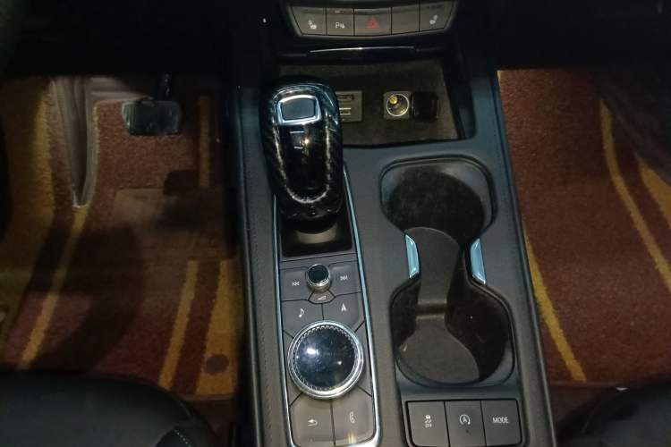 Used Cadillac XT4 2018 28T Two-Wheel Drive Leading Version
